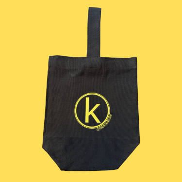 Mini tote bag con capacidad para un libro monedero, llaves...Medida ideal para bolso casual.